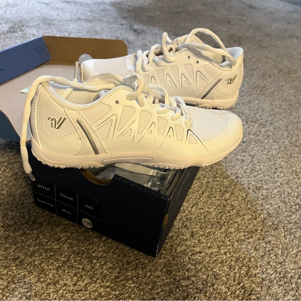 Varsity Double Edge Cheer Shoes 4.5
